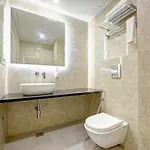 Hotel Guru Preet - Just A Min Away From New Delhi Railway Station & Connaught Place