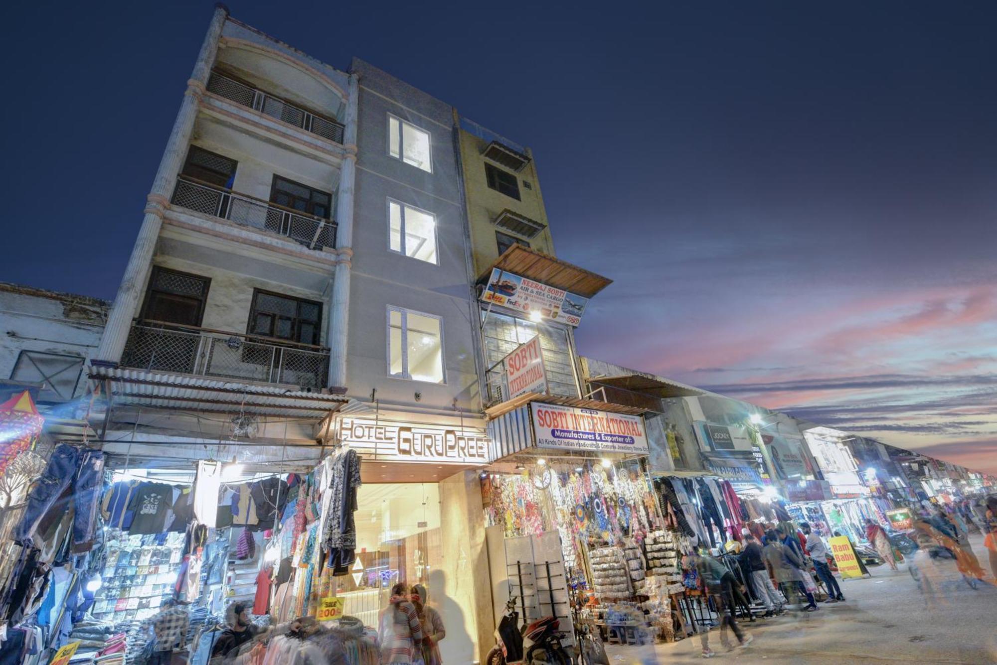 Guru Preet - Just A Min Away From Railway Station & Connaught Place