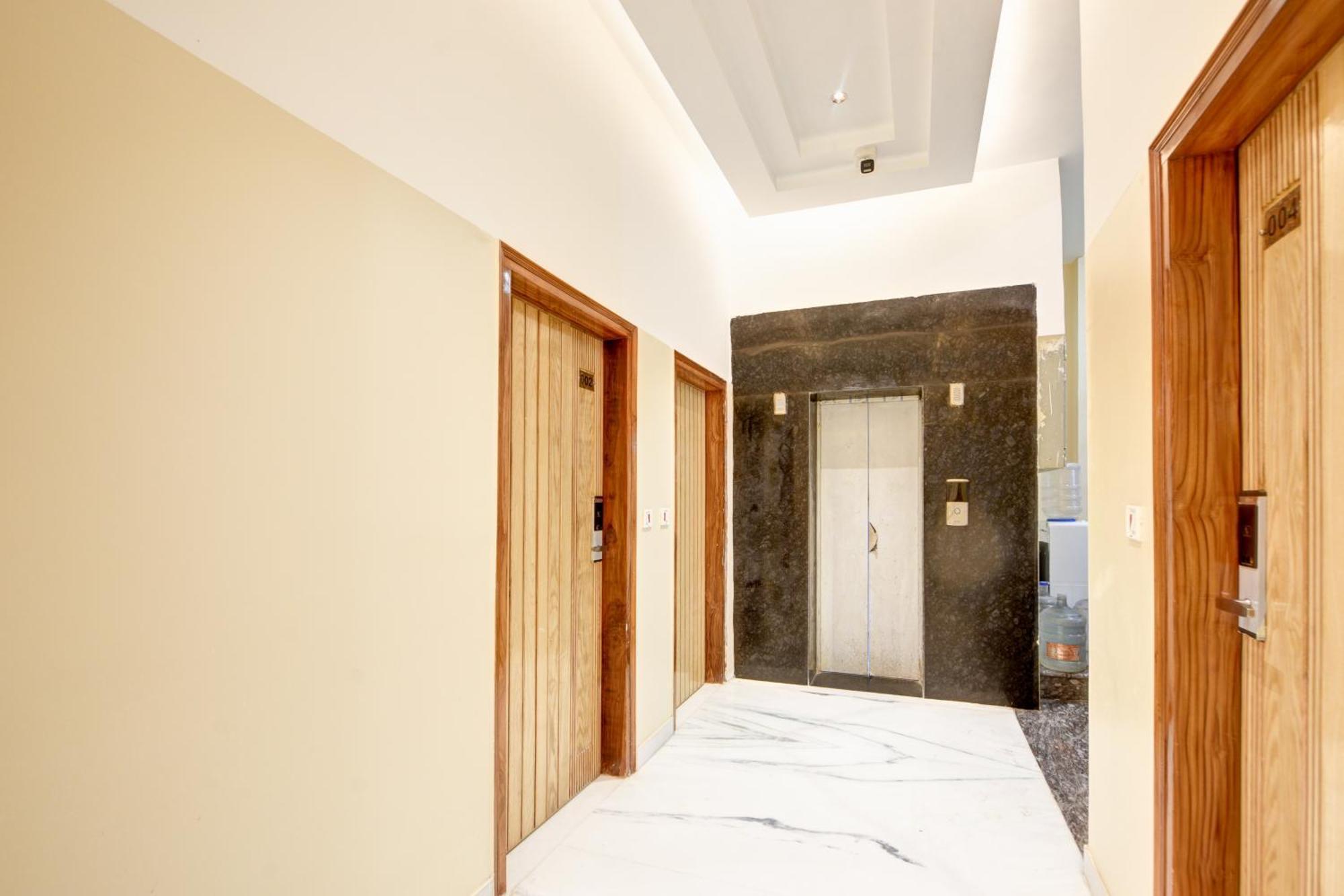 Guru Preet - Just A Min Away From Railway Station & Connaught Place Hotel 4*