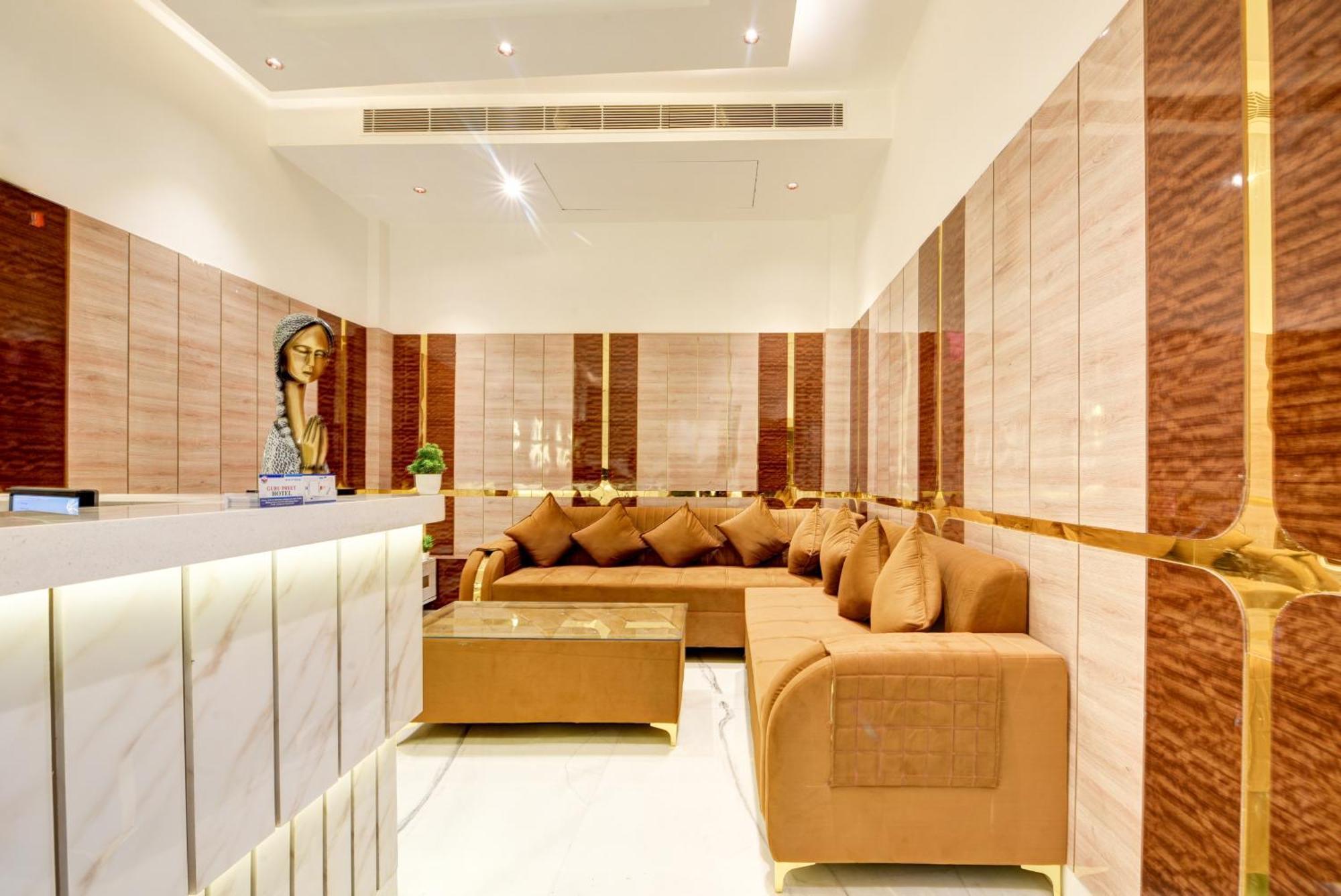 Guru Preet - Just A Min Away From Railway Station & Connaught Place 4*
