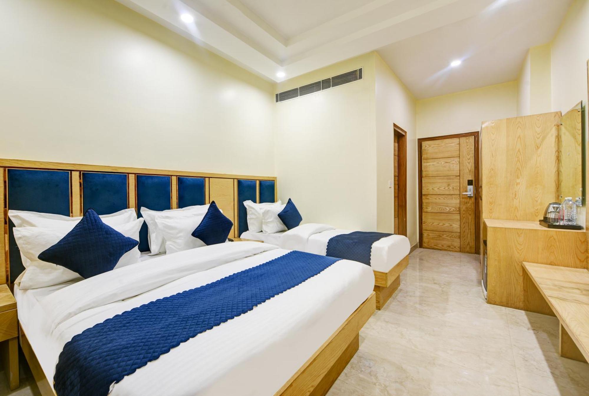 Guru Preet - Just A Min Away From Railway Station & Connaught Place