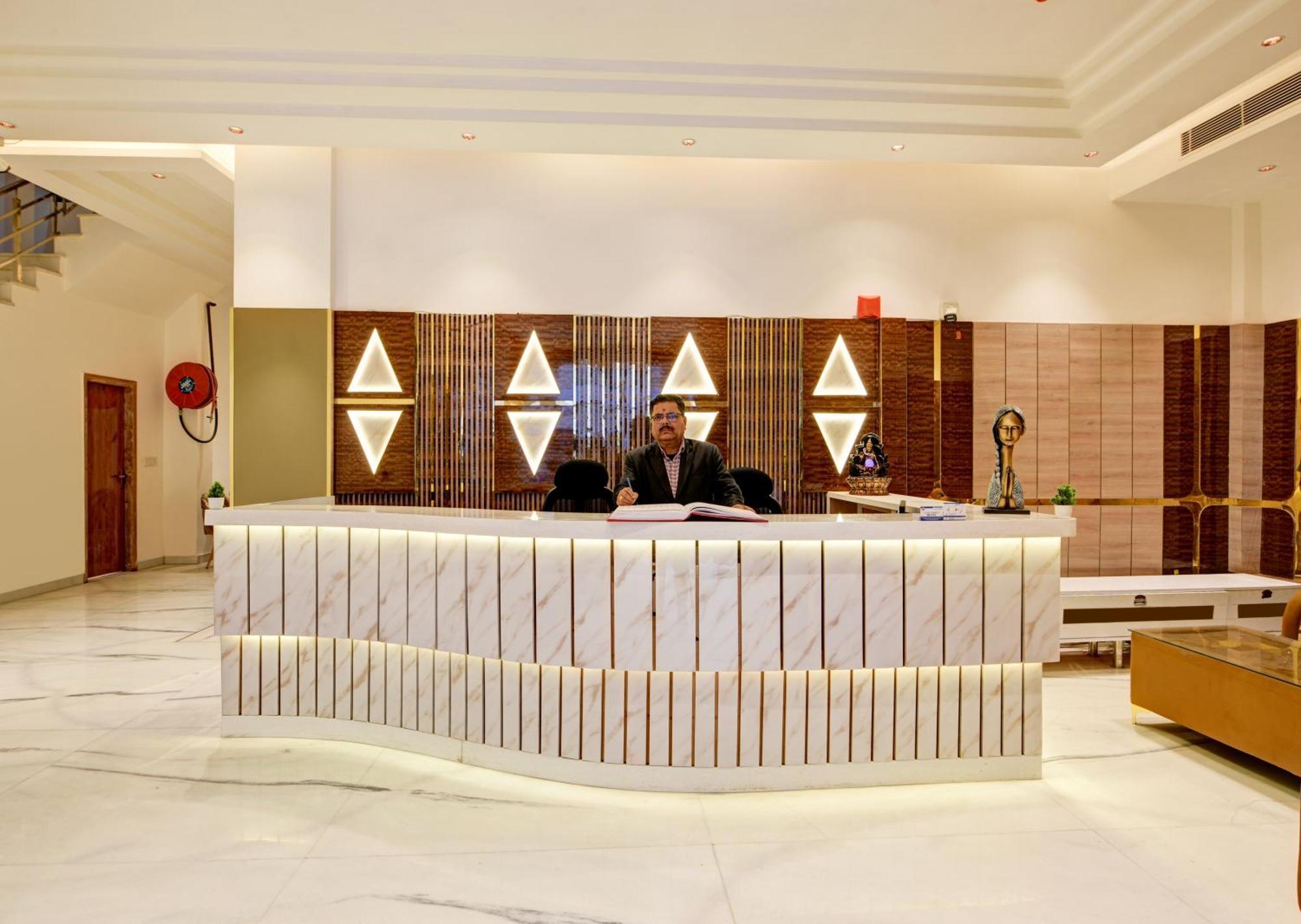 Hotel Guru Preet - Just A Min Away From Railway Station & Connaught Place