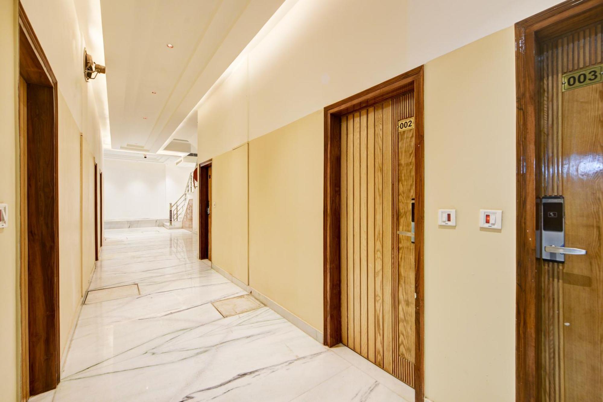 Guru Preet - Just A Min Away From Railway Station & Connaught Place Hotel New Delhi