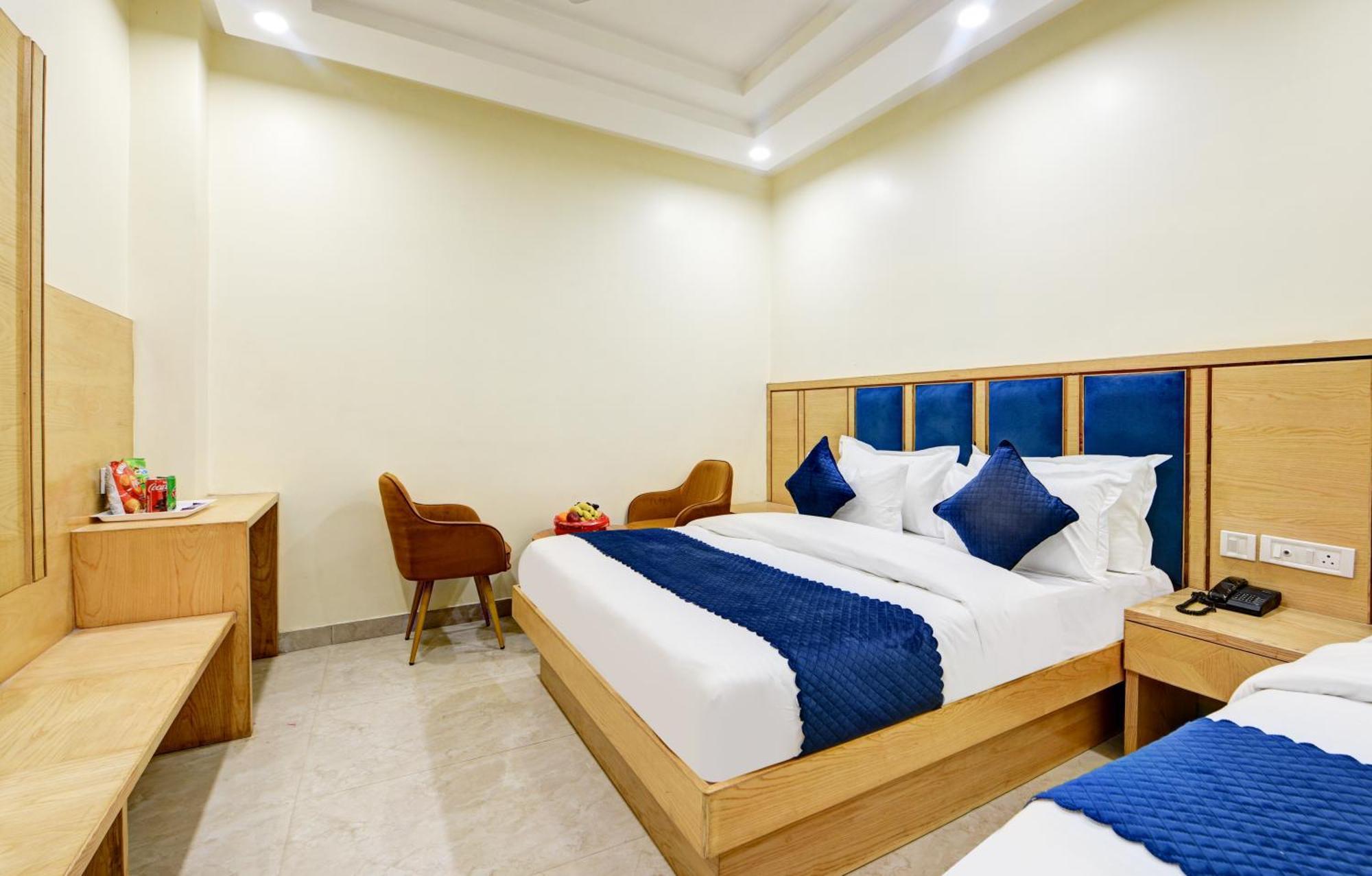 Hotel Guru Preet - Just A Min Away From Railway Station & Connaught Place New Delhi