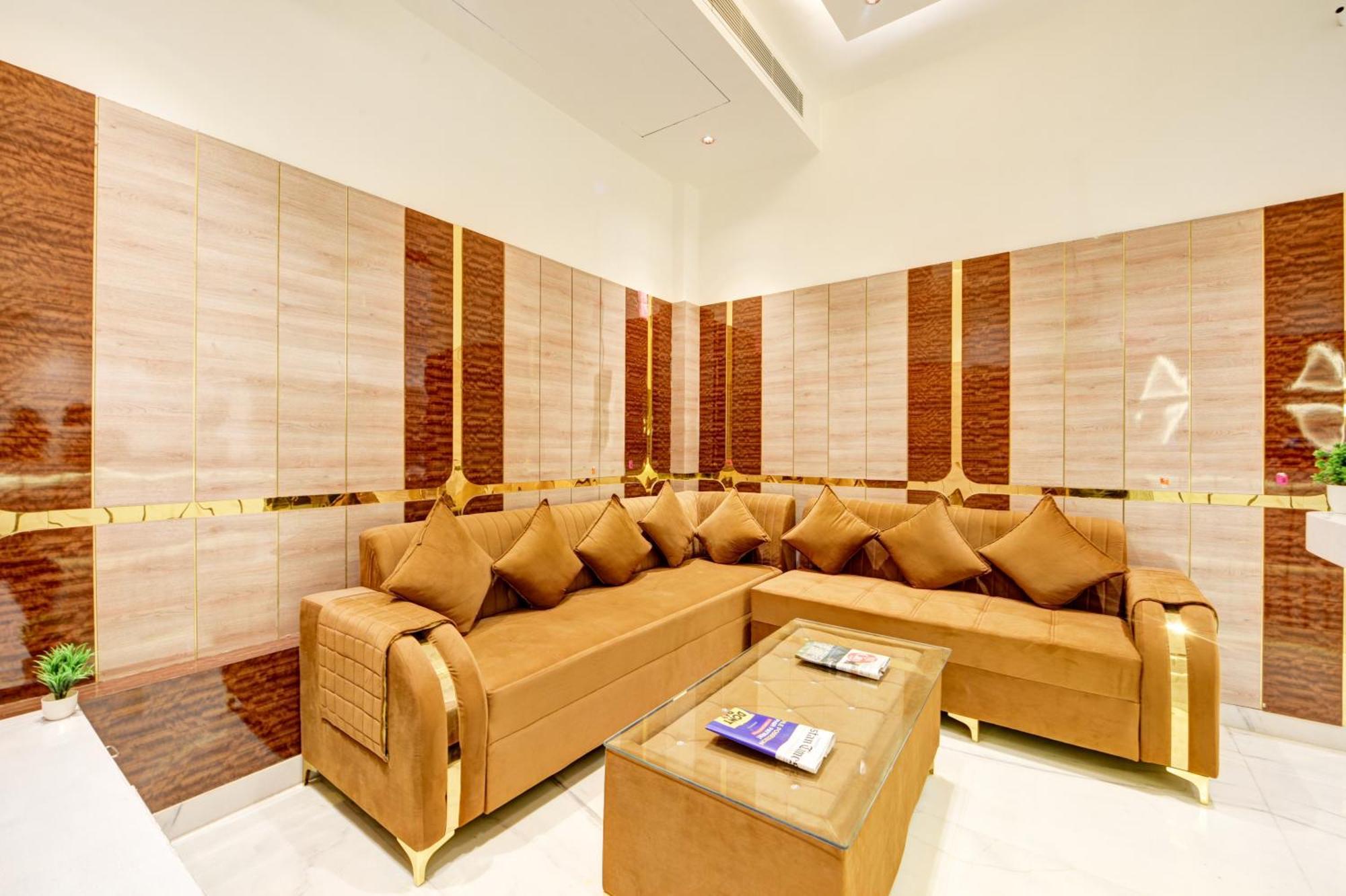 Guru Preet - Just A Min Away From Railway Station & Connaught Place New Delhi