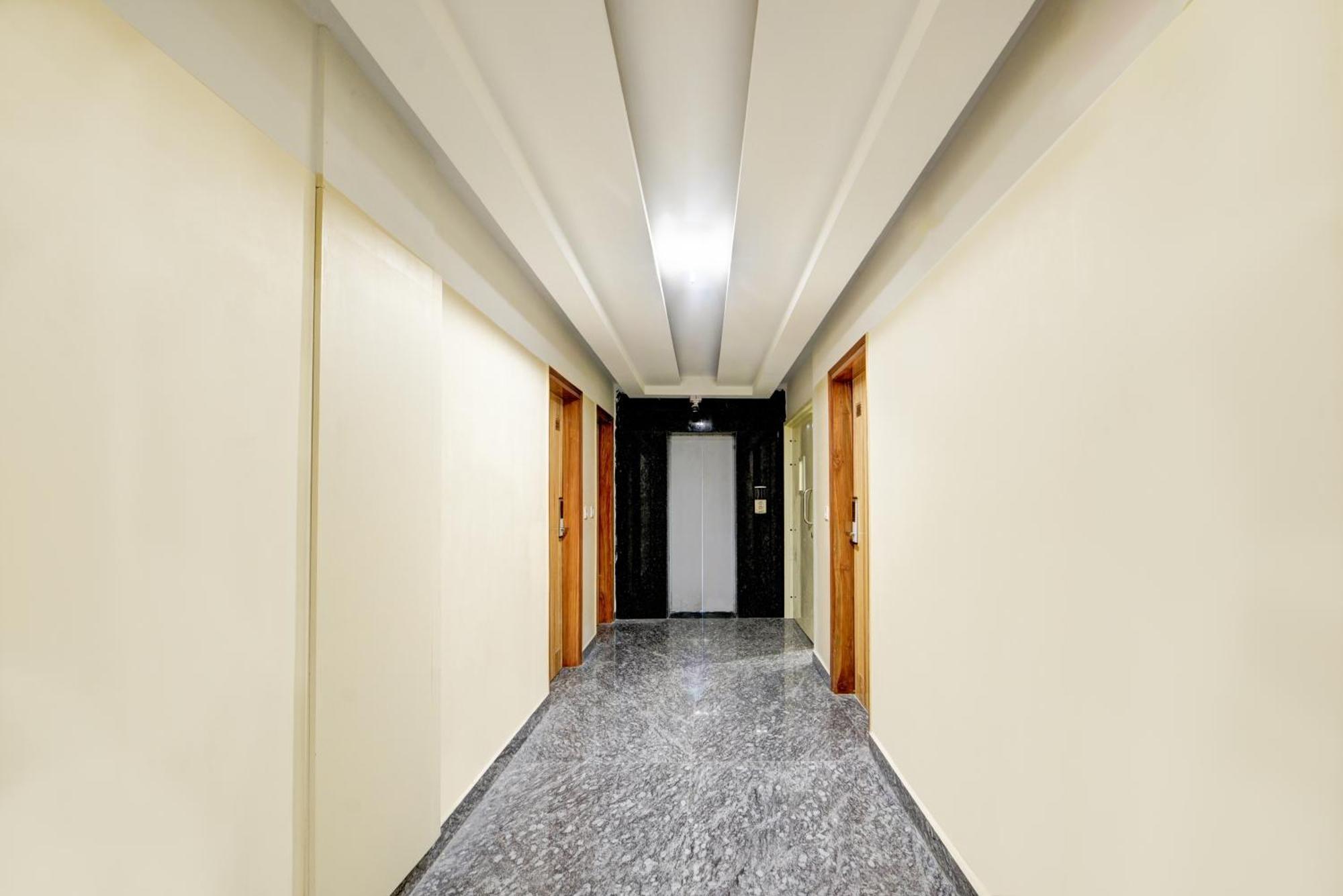 Guru Preet - Just A Min Away From Railway Station & Connaught Place Hotel