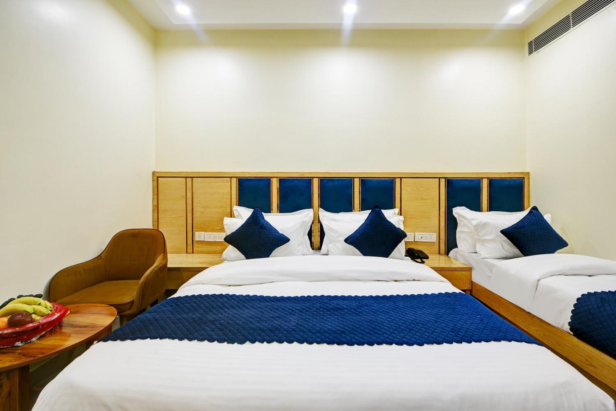 Guru Preet - Just A Min Away From Railway Station & Connaught Place