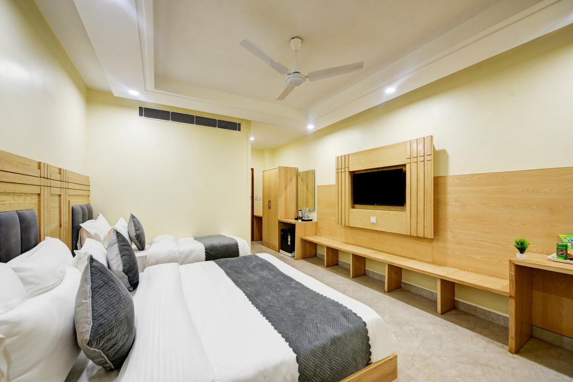 Guru Preet - Just A Min Away From Railway Station & Connaught Place 4* New Delhi