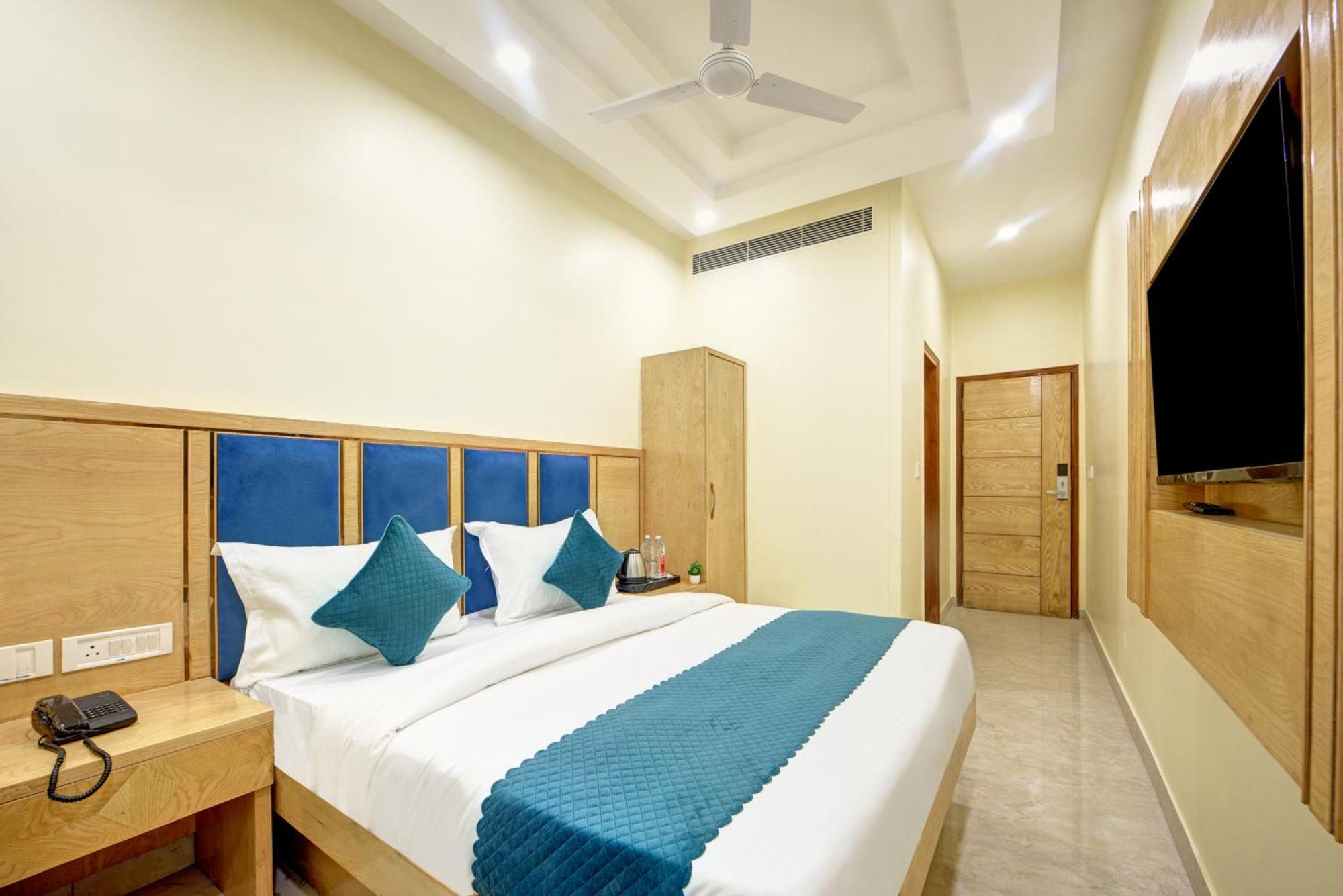 Guru Preet - Just A Min Away From Railway Station & Connaught Place 4* New Delhi