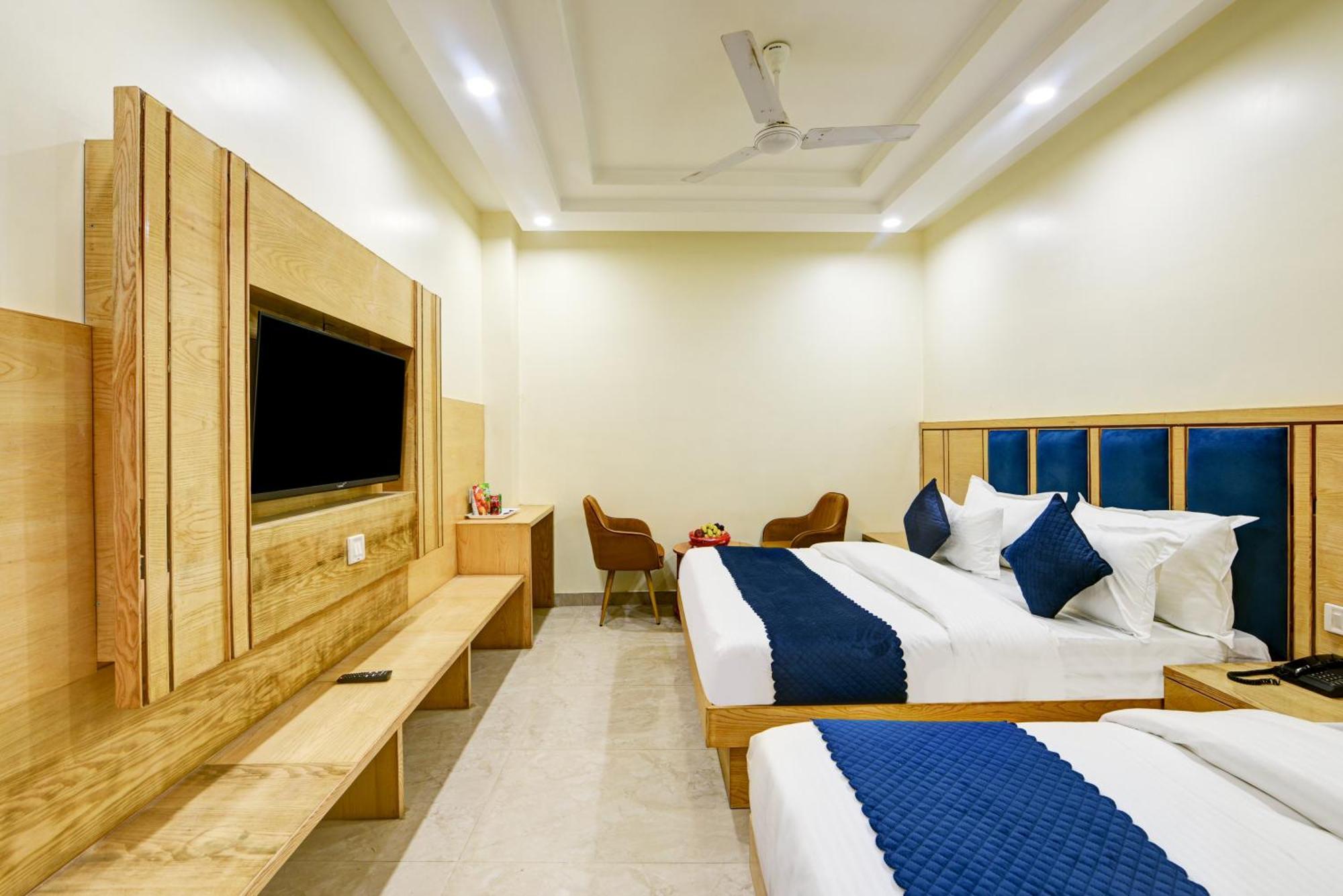 Guru Preet - Just A Min Away From Railway Station & Connaught Place