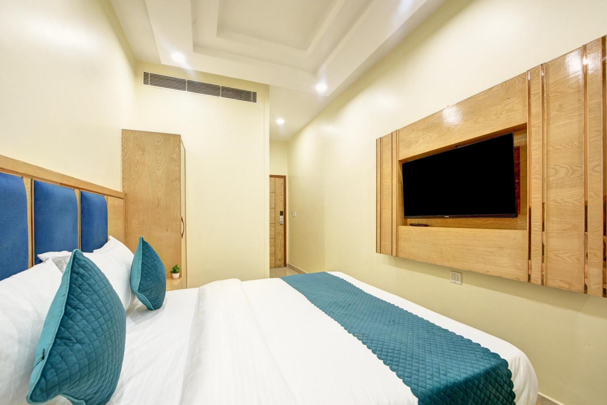 Hotel Guru Preet - Just A Min Away From Railway Station & Connaught Place