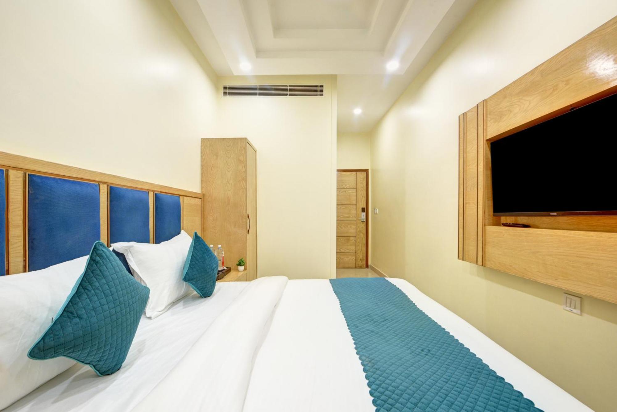 Guru Preet - Just A Min Away From Railway Station & Connaught Place Hotel New Delhi
