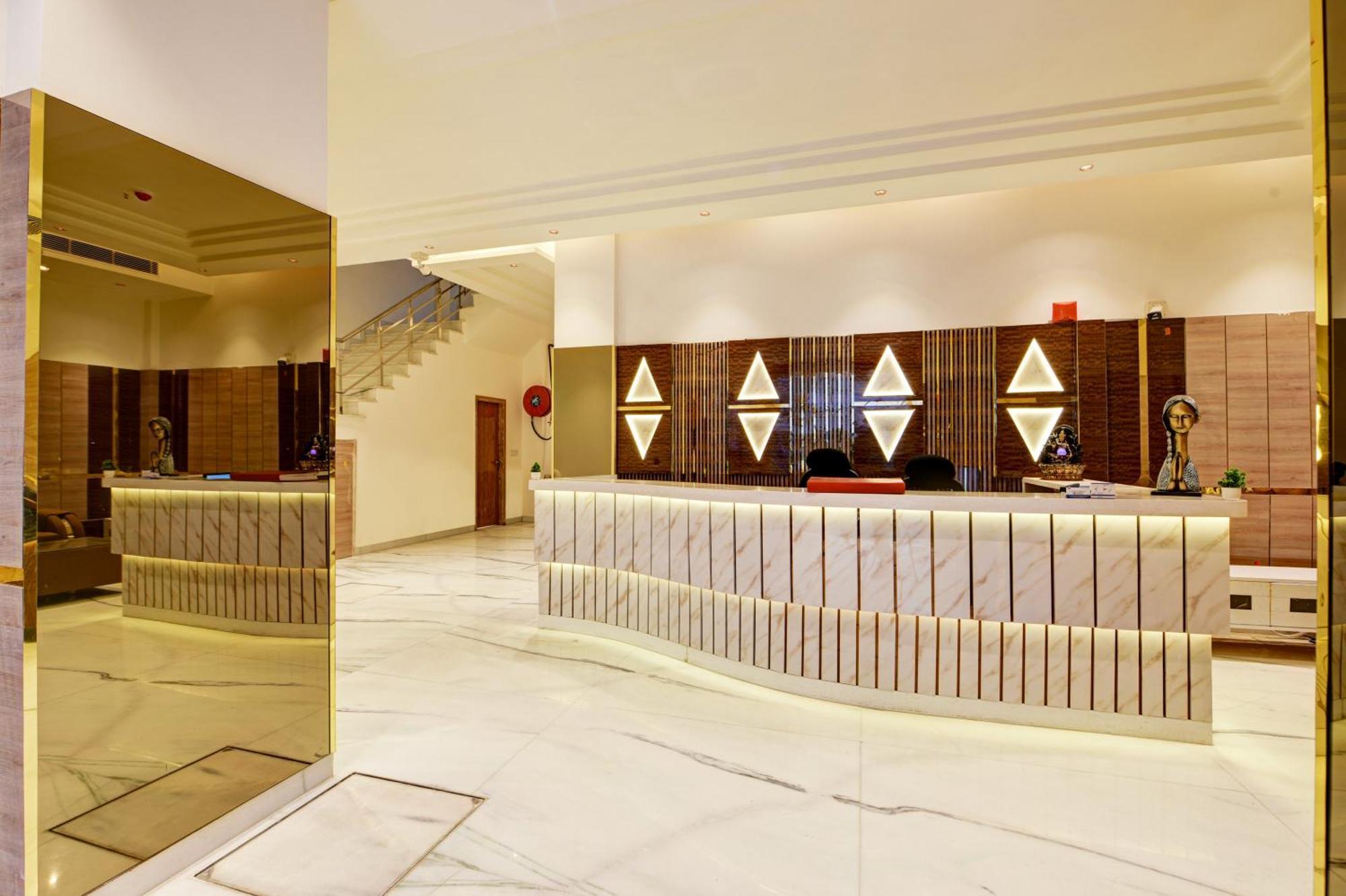 Guru Preet - Just A Min Away From Railway Station & Connaught Place