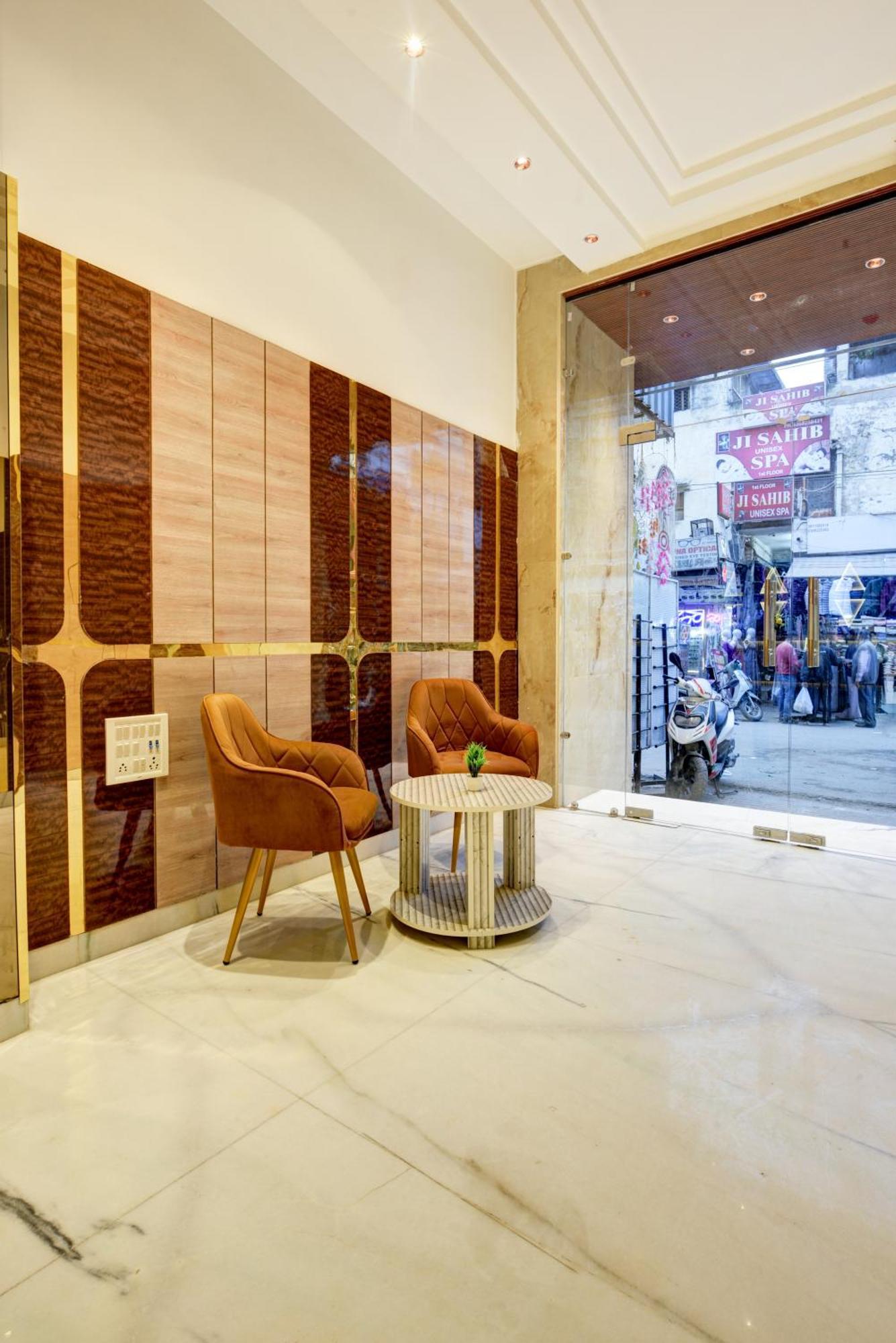 Guru Preet - Just A Min Away From Railway Station & Connaught Place