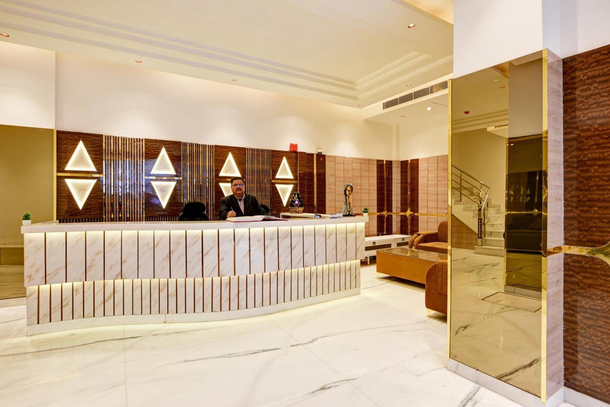 Guru Preet - Just A Min Away From Railway Station & Connaught Place Hotel New Delhi