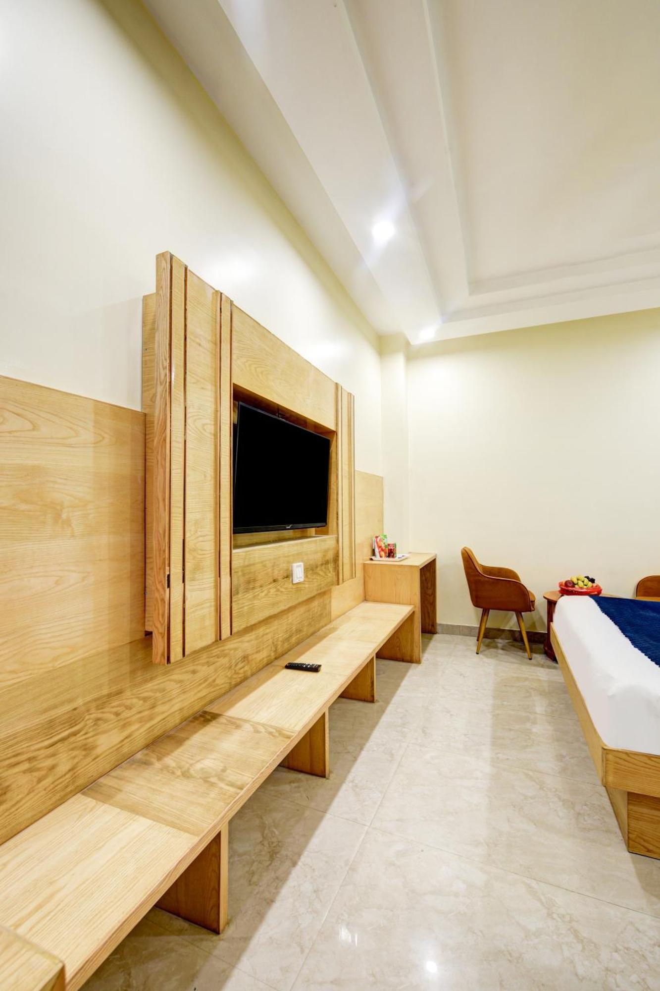 Guru Preet - Just A Min Away From Railway Station & Connaught Place 4* New Delhi